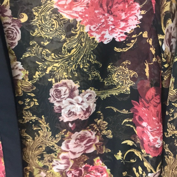 FALL FLORAL MOODY BLOUSE - Picture 5 of 9